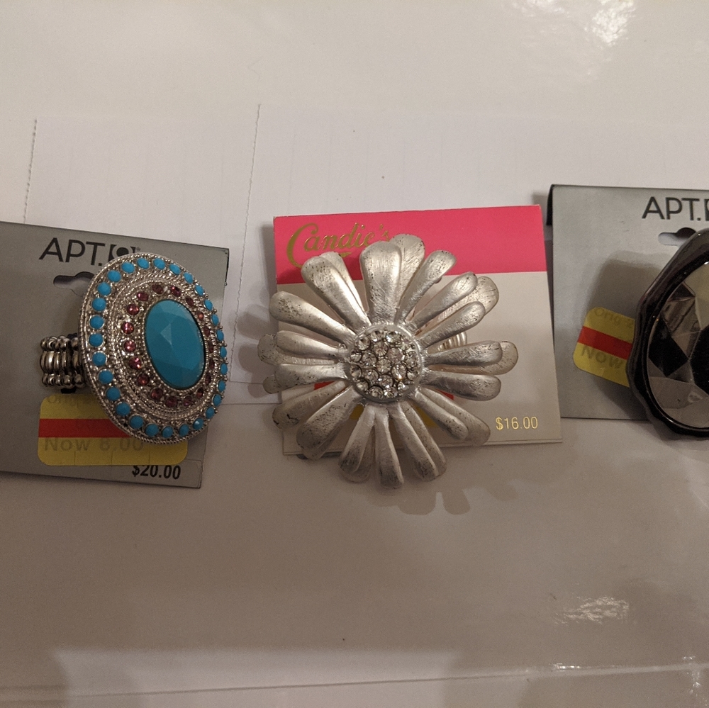 NWT Stretch Rings - Picture 4 of 4